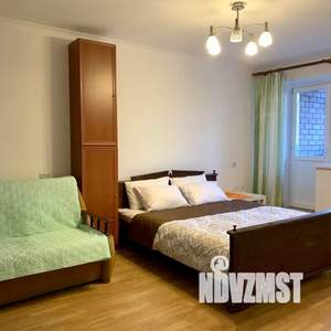 1-к квартира, посуточно, 42м2, 3/5 этаж