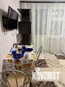 1-к квартира, посуточно, 42м2, 2/17 этаж