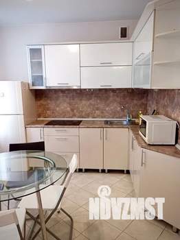 Студия квартира, посуточно, 40м2, 3/12 этаж