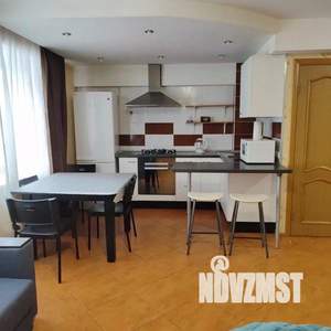 1-к квартира, посуточно, 50м2, 1/1 этаж