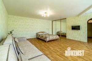 Студия квартира, посуточно, 38м2, 4/5 этаж