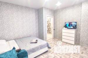 1-к квартира, посуточно, 38м2, 18/24 этаж