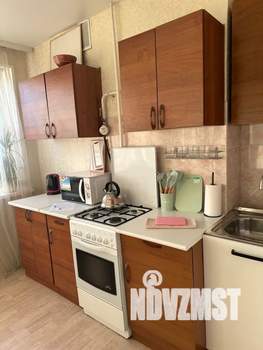 1-к квартира, посуточно, 37м2, 8/10 этаж