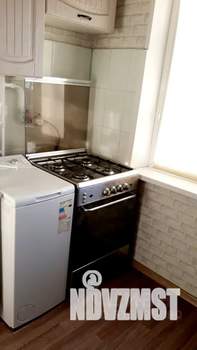 2-к квартира, посуточно, 42м2, 4/5 этаж