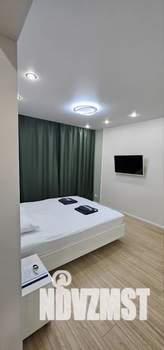 1-к квартира, посуточно, 39м2, 8/25 этаж