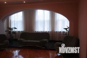 4-к квартира, на длительный срок, 180м2, 2/5 этаж