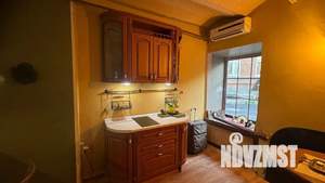 Студия квартира, посуточно, 40м2, 1/3 этаж