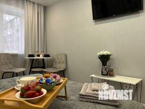 Студия квартира, посуточно, 35м2, 1/5 этаж