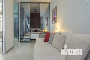 Студия квартира, посуточно, 38м2, 1/4 этаж