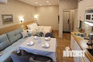 Студия квартира, посуточно, 28м2, 1/4 этаж