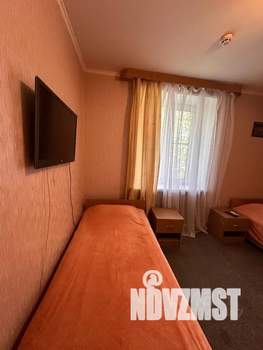 3-к квартира, посуточно, 40м2, 1/2 этаж