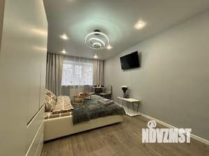 Студия квартира, посуточно, 35м2, 1/5 этаж