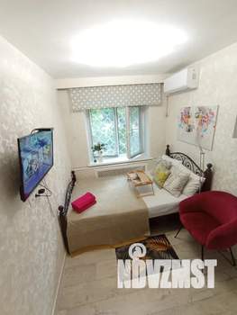 Студия квартира, посуточно, 17м2, 1/5 этаж