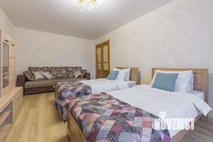 2-к квартира, посуточно, 50м2, 1/1 этаж