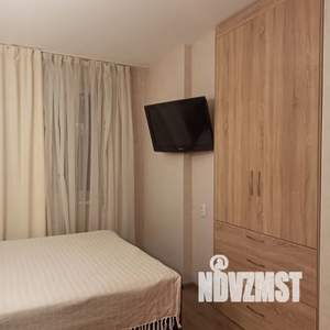 Студия квартира, посуточно, 38м2, 3/25 этаж