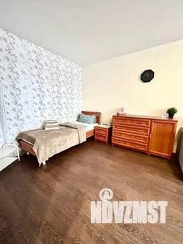 1-к квартира, посуточно, 37м2, 8/10 этаж