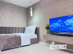 1-к квартира, посуточно, 40м2, 13/23 этаж