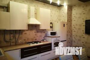 3-к квартира, посуточно, 100м2, 2/4 этаж