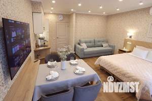 Студия квартира, посуточно, 38м2, 1/4 этаж