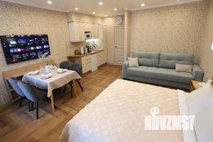 Студия квартира, посуточно, 38м2, 1/4 этаж