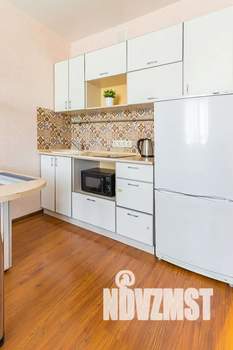 Студия квартира, посуточно, 28м2, 5/10 этаж