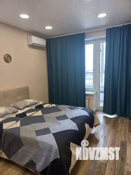 2-к квартира, посуточно, 39м2, 15/25 этаж