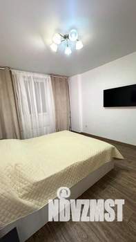 1-к квартира, посуточно, 43м2, 1/1 этаж