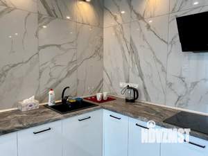 1-к квартира, посуточно, 42м2, 4/10 этаж