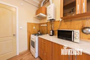 1-к квартира, посуточно, 28м2, 1/3 этаж