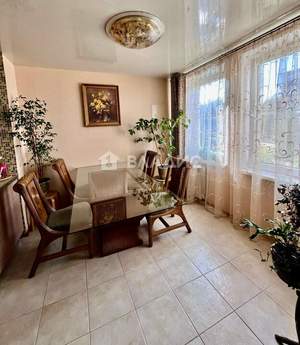 4-к квартира, вторичка, 110м2, 3/8 этаж