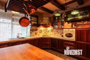 4-к квартира, вторичка, 225м2, 3/6 этаж