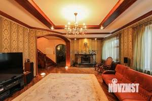 4-к квартира, вторичка, 225м2, 3/6 этаж