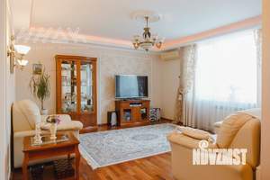 4-к квартира, вторичка, 121м2, 3/7 этаж
