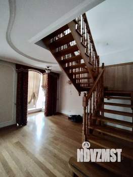 4-к квартира, вторичка, 246м2, 3/4 этаж