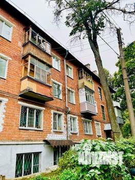 2-к квартира, вторичка, 40м2, 1/4 этаж