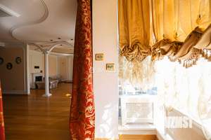 4-к квартира, вторичка, 249м2, 3/3 этаж