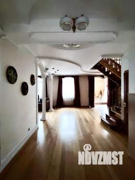 4-к квартира, вторичка, 246м2, 3/4 этаж