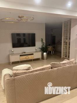 2-к квартира, вторичка, 90м2, 10/17 этаж