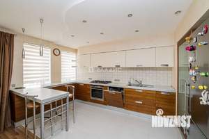 4-к квартира, вторичка, 156м2, 3/5 этаж