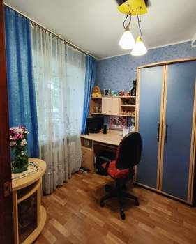 3-к квартира, вторичка, 42м2, 1/4 этаж