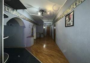 4-к квартира, вторичка, 110м2, 1/9 этаж