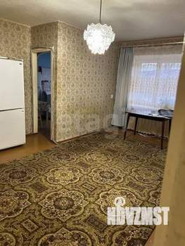 2-к квартира, вторичка, 42м2, 1/5 этаж