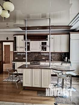 4-к квартира, вторичка, 246м2, 3/4 этаж