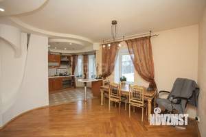 4-к квартира, вторичка, 150м2, 4/4 этаж