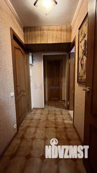 3-к квартира, вторичка, 58м2, 1/9 этаж