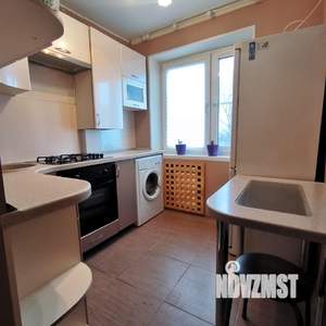 2-к квартира, вторичка, 40м2, 5/5 этаж
