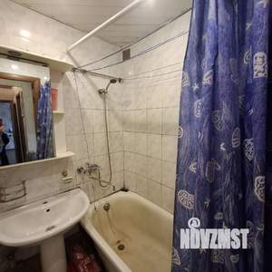 2-к квартира, вторичка, 42м2, 5/5 этаж