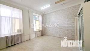 2-к квартира, вторичка, 60м2, 1/4 этаж
