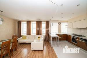 4-к квартира, вторичка, 156м2, 3/5 этаж