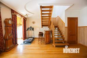 4-к квартира, вторичка, 249м2, 3/3 этаж